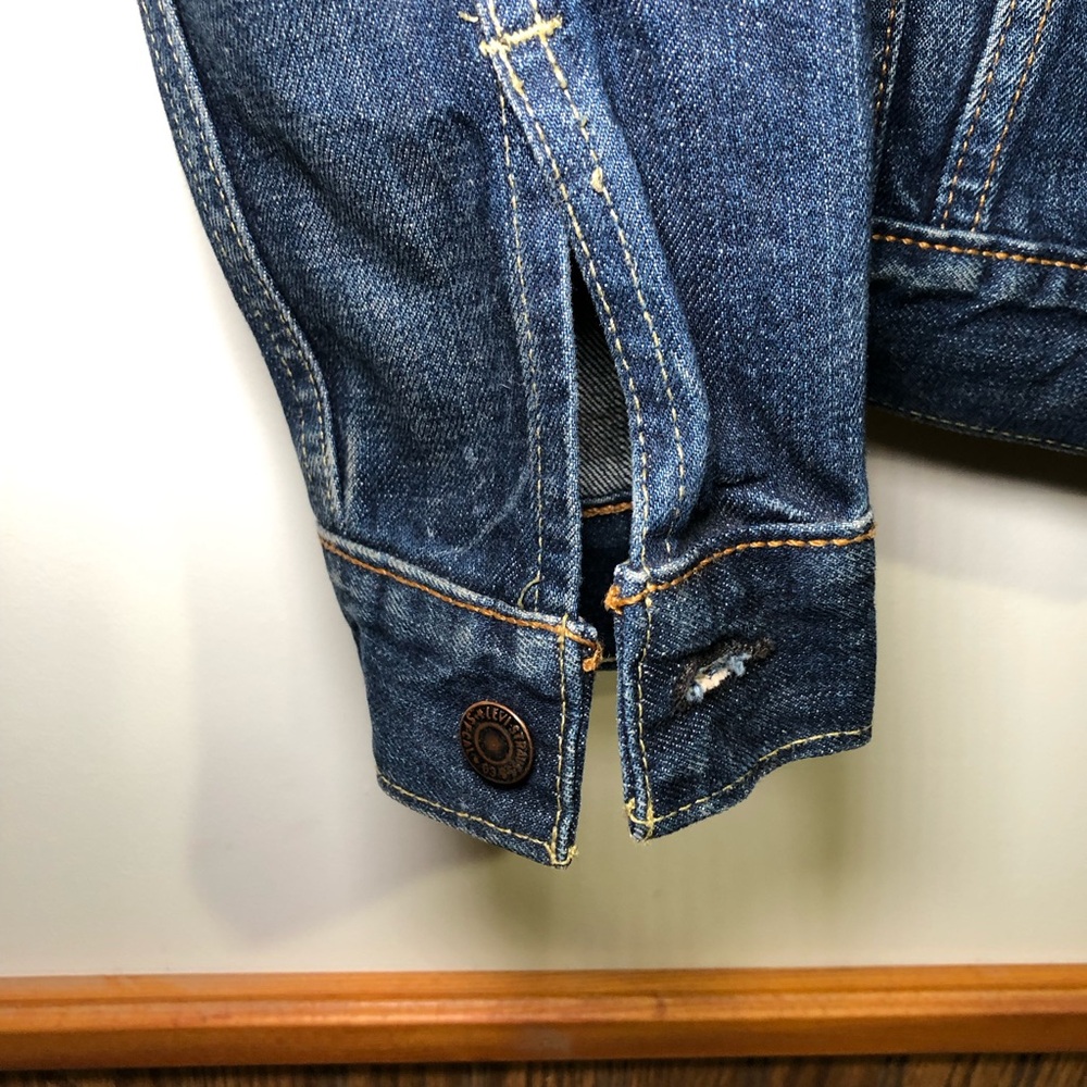 MEN’S VINTAGE LEVIS ORIGINAL RIVETED JEAN JACKET, SIZE M, IN NEW CONDITION - Picture 5 of 10
